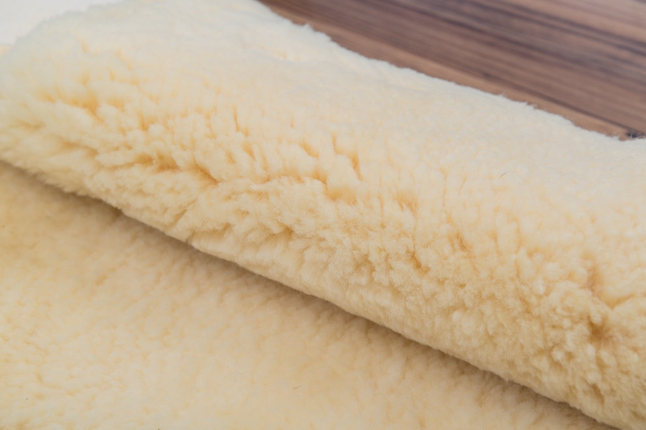 Oskava medical-grade genuine sheepskin pad (view 3)