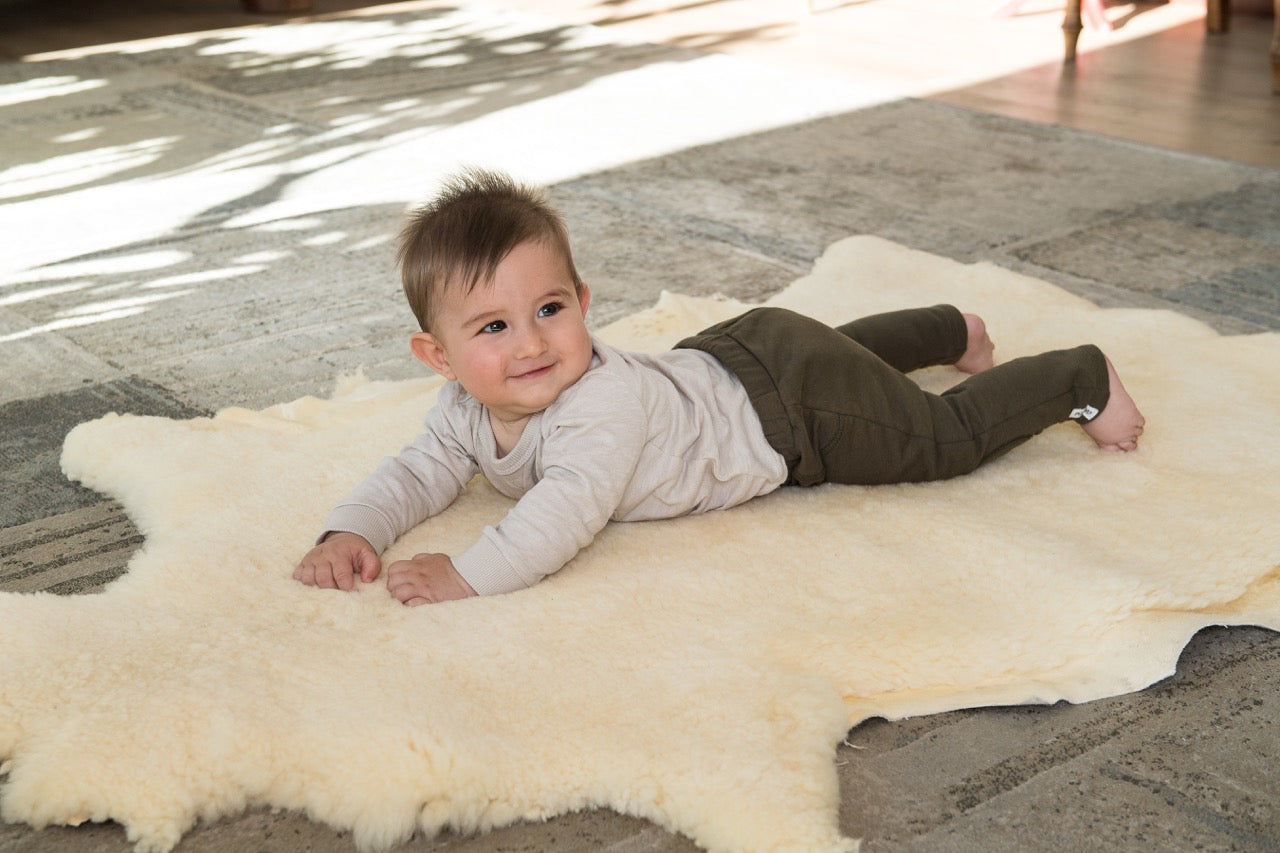Oskava medical-grade genuine sheepskin pad (view 2)