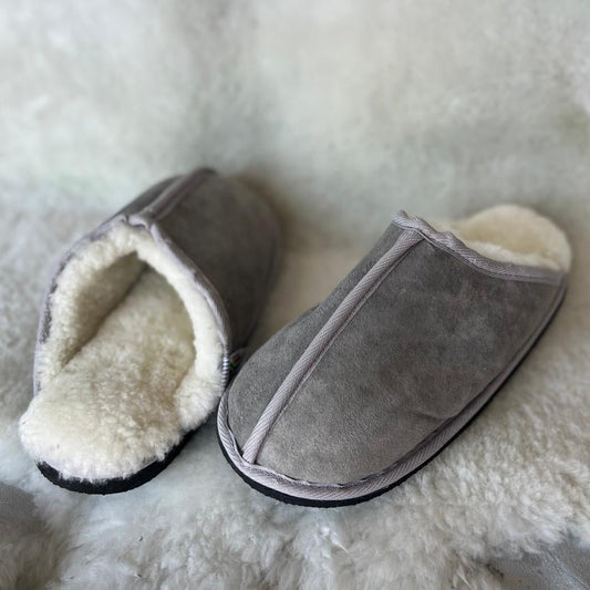 Oskava grey genuine sheepskin slip-on slippers (view 1)