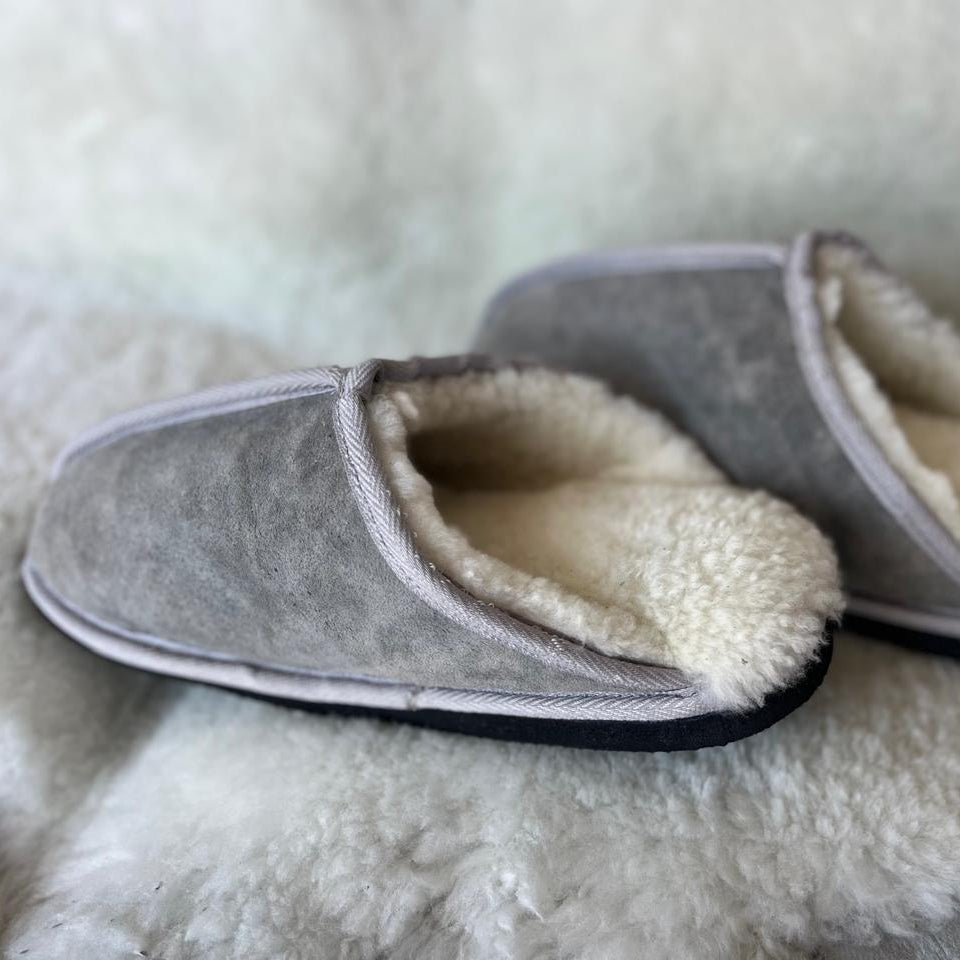 Oskava grey genuine sheepskin slip-on slippers (view 3)